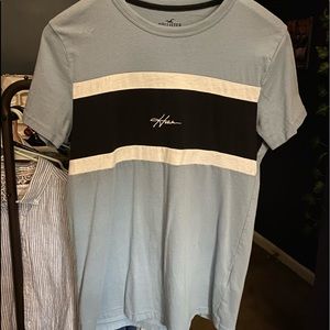 Hollister “must-have collection” Tshirt